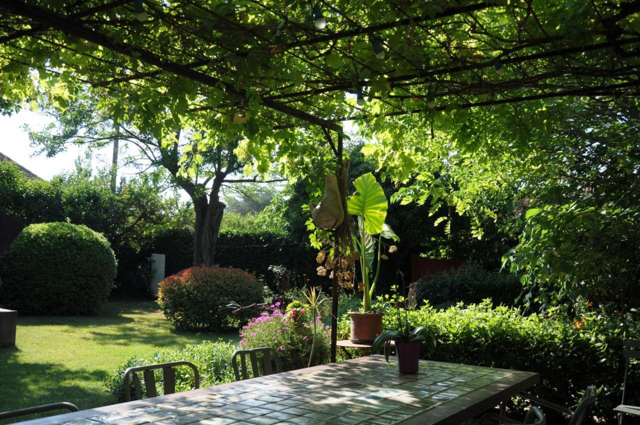 La Mazade De Saint Mamert Hotel Exterior photo